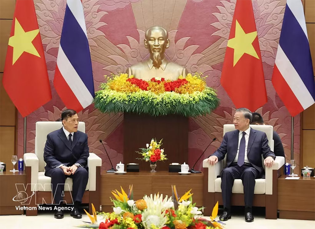 General Secretary of the Communist Party of Vietnam Central Committee and President To Lam (R) and King of Thailand Maha Vajiralongkorn Phra Vajiraklaochaoyuhua at their talks in Hanoi on September 15, 2026. (Photo: VNA)