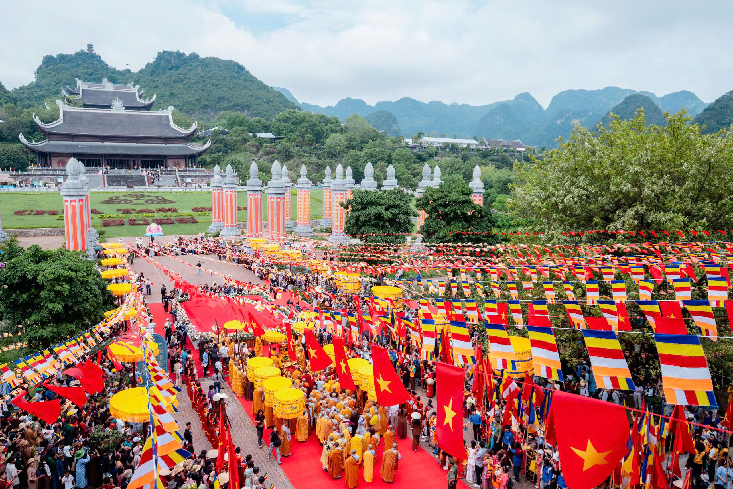 Lễ rước xá lợi Phật tại chùa Tam Chúc năm 2025. Ảnh: Ngọc Linh
