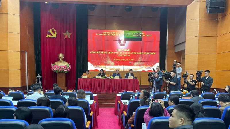 Quang cảnh họp báo.