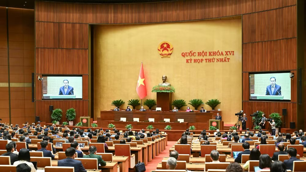 Quang cảnh phiên bế mạc Kỳ họp thứ nhất, Quốc hội khóa XVI. (Ảnh: DUY LINH)