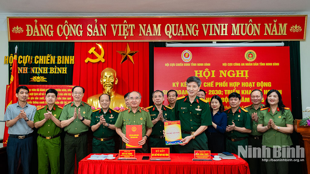 Ký kết quy chế phối hợp hoạt động giữa Hội Cựu chiến binh tỉnh và Hội Cựu công an nhân dân tỉnh.