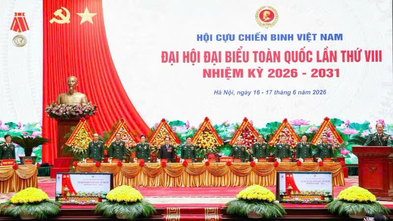 Đoàn Chủ tịch điều hành Đại hội.