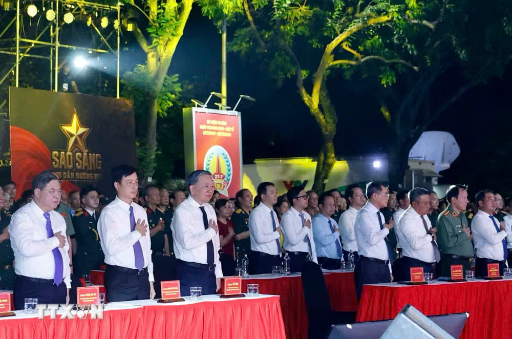 Lãnh đạo Đảng, Nhà nước dự Cầu truyền hình “Sao sáng dẫn đường