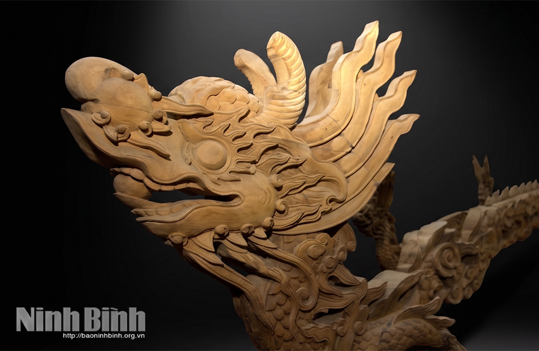 Một cấu kiện rồng do Nghệ nhân ưu tú Nguyễn Văn Đức làng nghề La Xuyên, xã Vũ Dương chế tác. Ảnh: Viết Dư