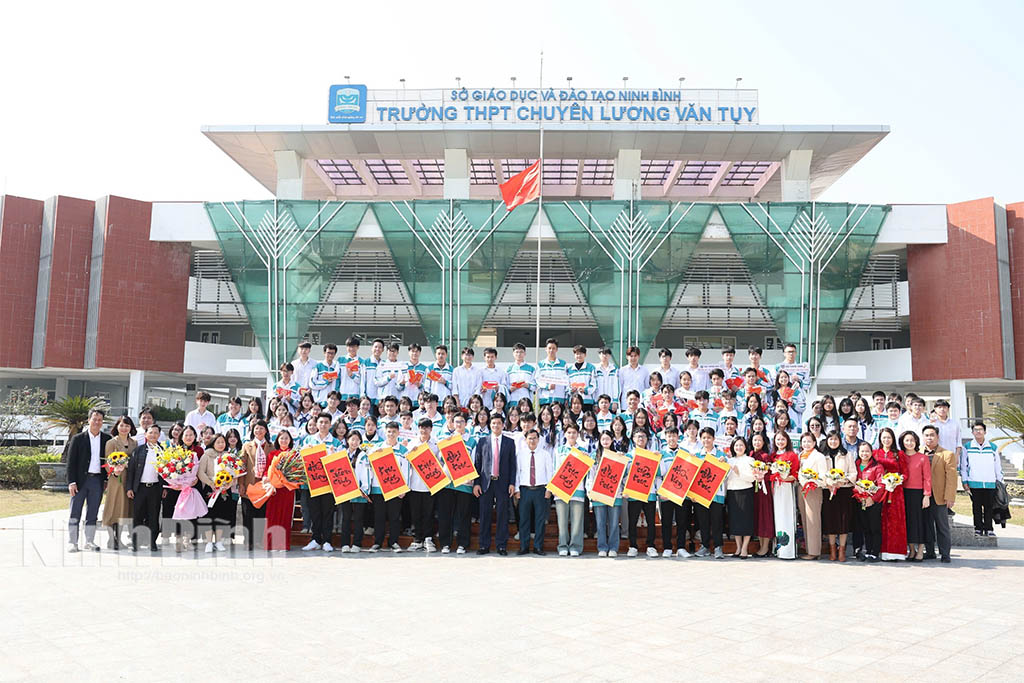 Trường THPT chuyên Lương Văn Tụy là 1 trong 3 trường chuyên của tỉnh được giữ nguyên tên sau sắp xếp.